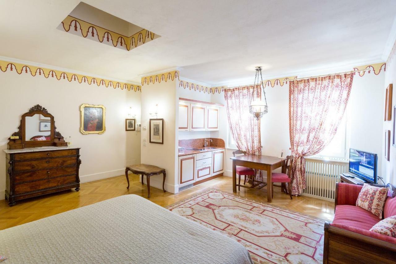 Palazzo Dalla Rosa Prati Aparthotel Parma Szoba fotó